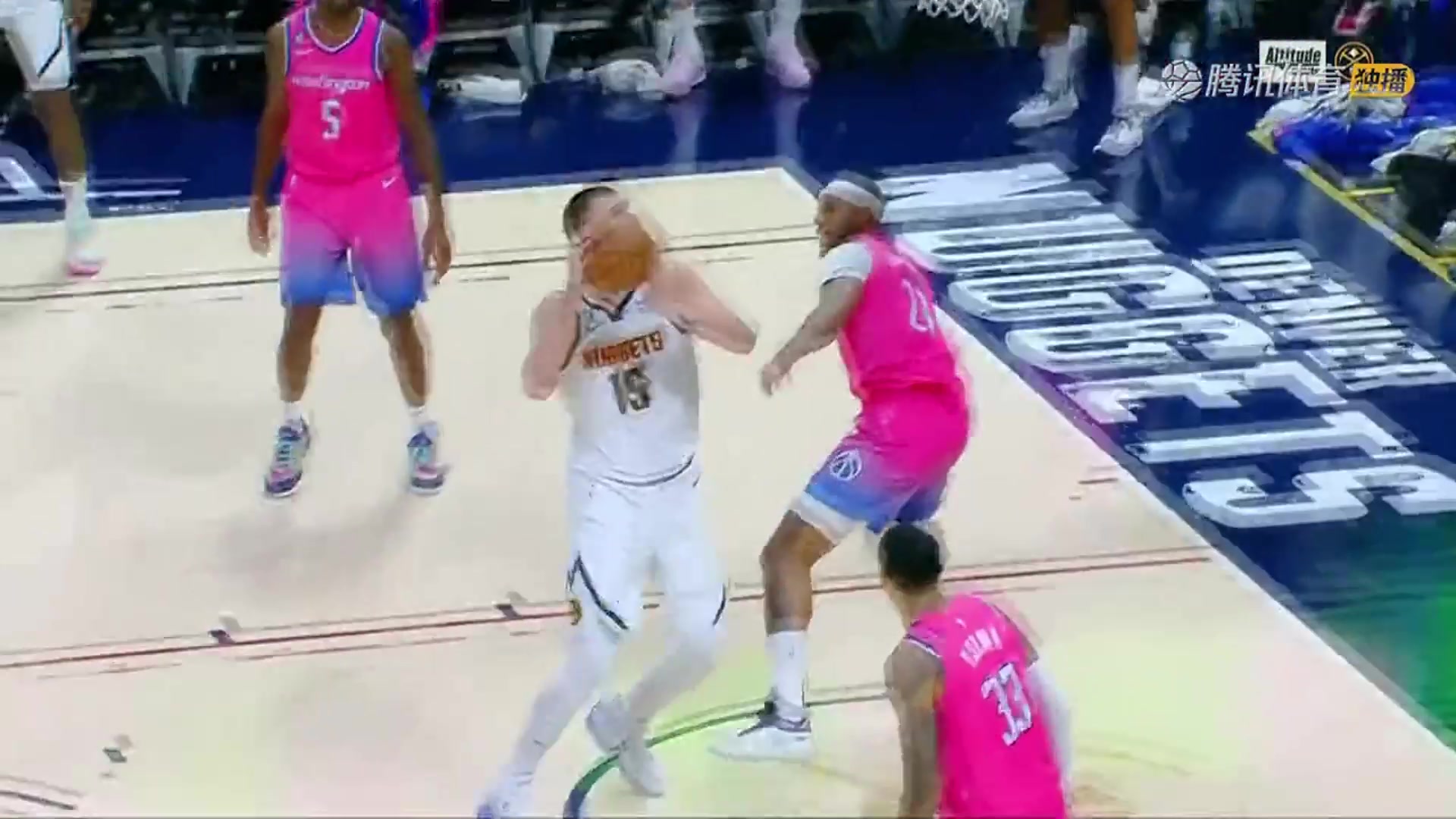 這效率要沖三連MVP？約基奇20中17爆砍43分14板8助5斷皆全隊(duì)最高（約基奇砍32分20籃板10助攻）